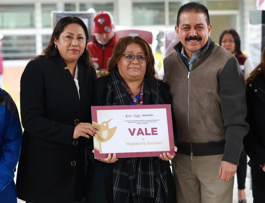 Entregan mobiliario escolar a más de 19 mil estudiantes de Chimalhuacán