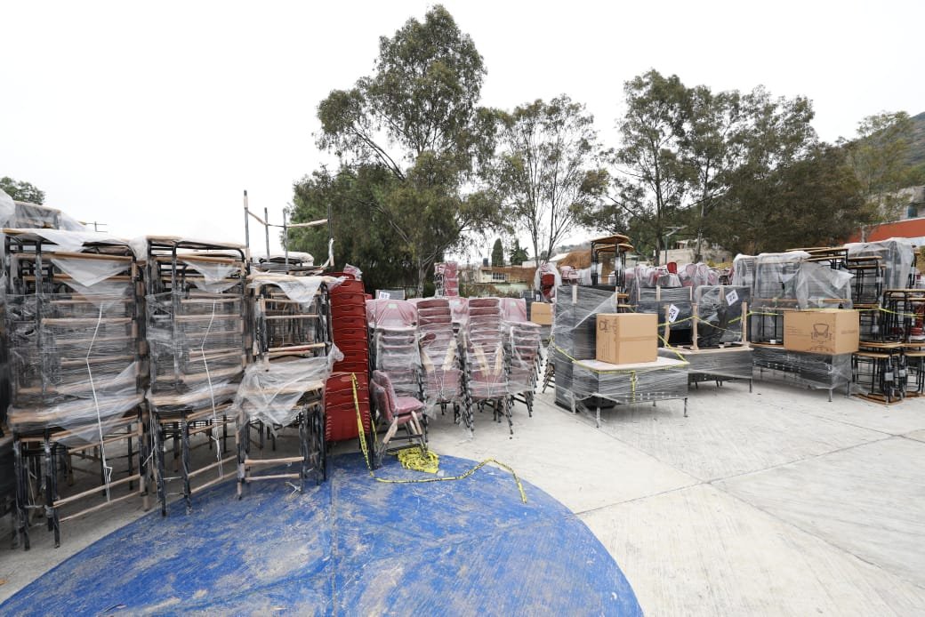 Entregan mobiliario escolar a más de 19 mil estudiantes de Chimalhuacán