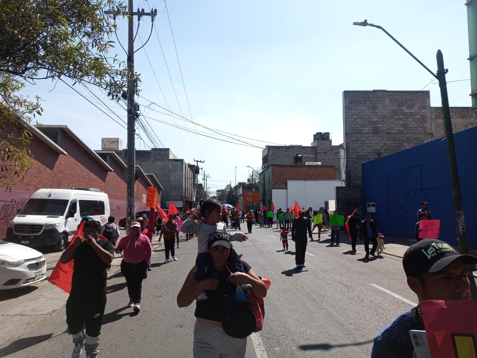 Comerciantes ambulantes de Toluca exigen alto a los decomisos y acusan persecución municipal