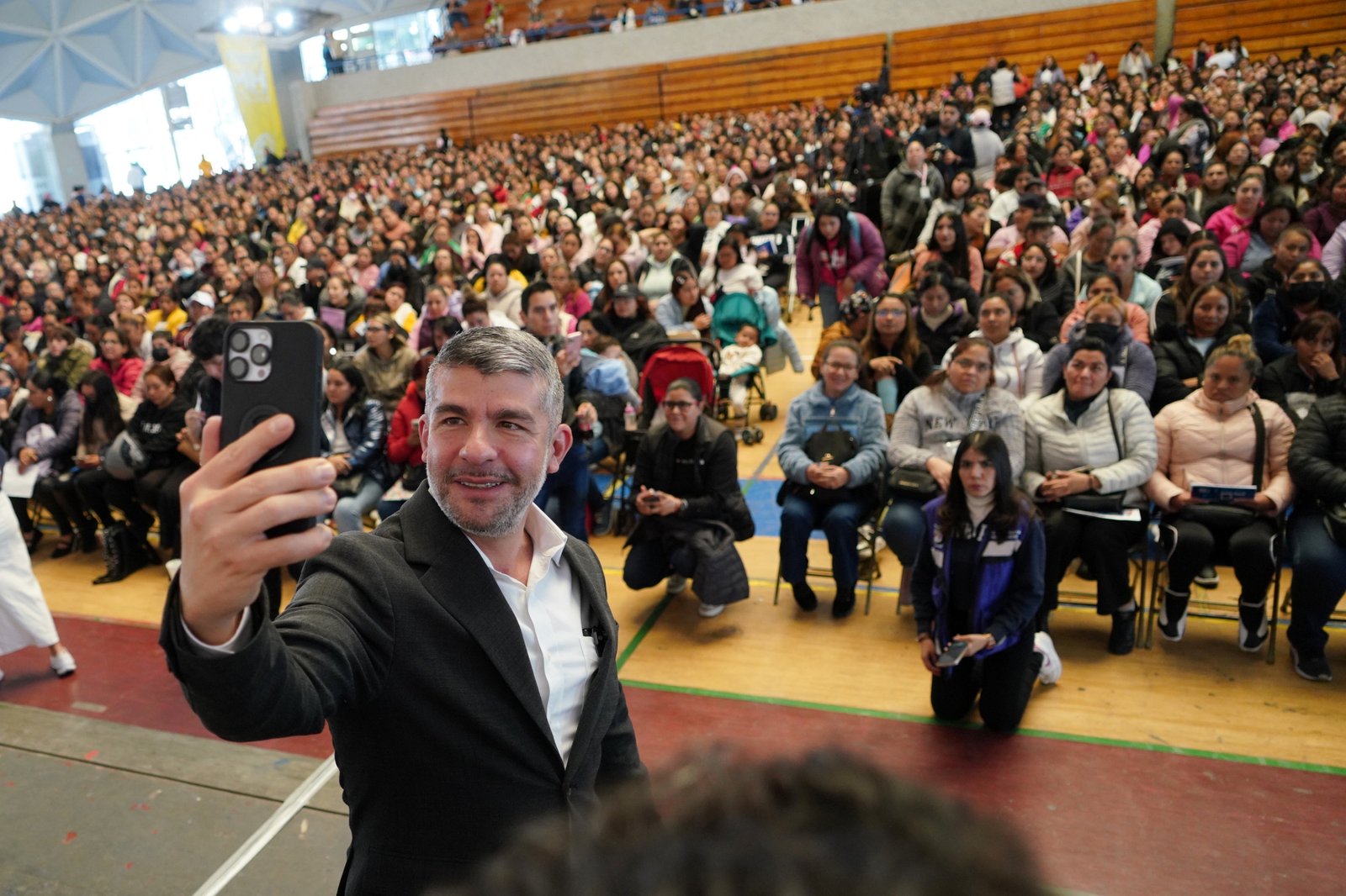 Pide Tabe al Congreso de la CDMX duplicar los recursos para las Jefas de Familia en MH