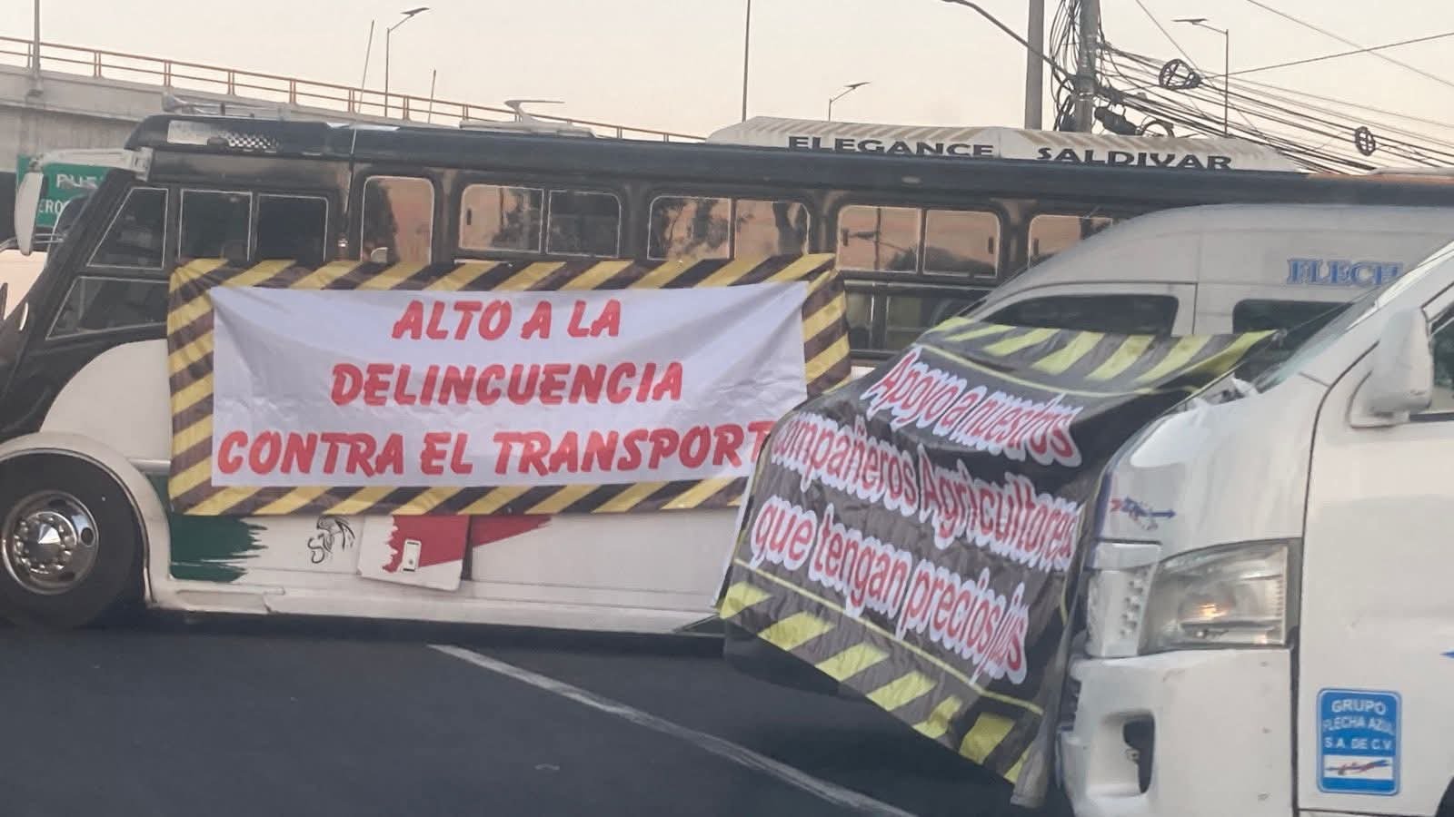 Comienzan bloqueos de transportistas y caos en carreteras del Valle de México