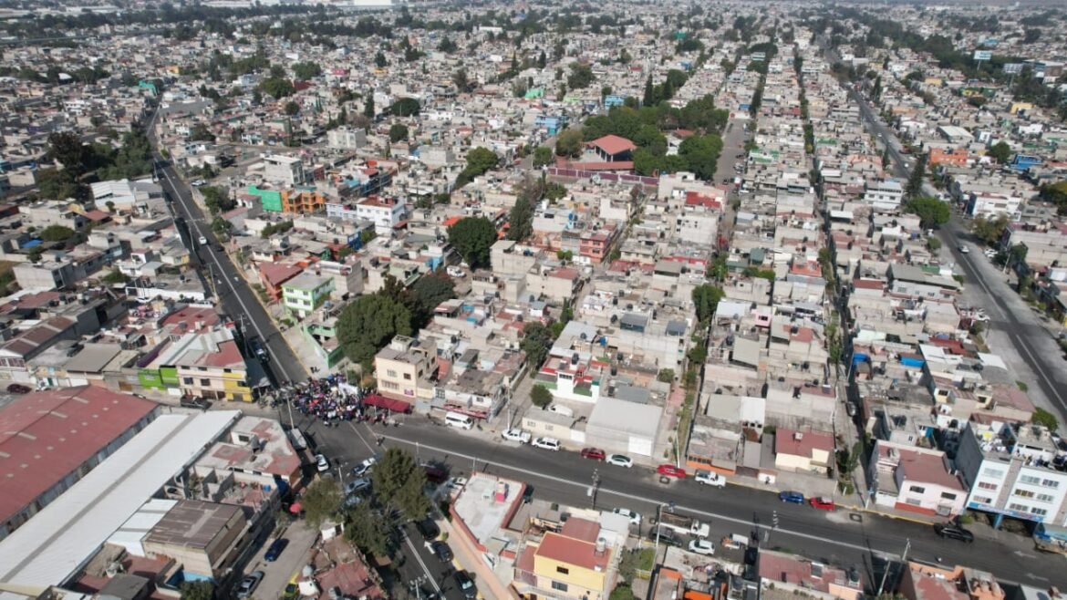 Transforman calles en Jardines de Santa Clara
