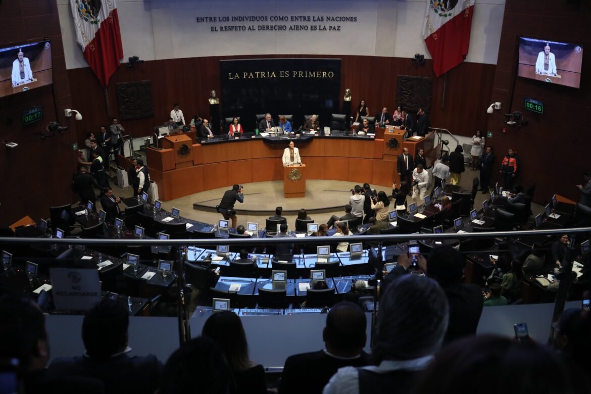 Comparece Ariadna Montiel ante Senado de la República