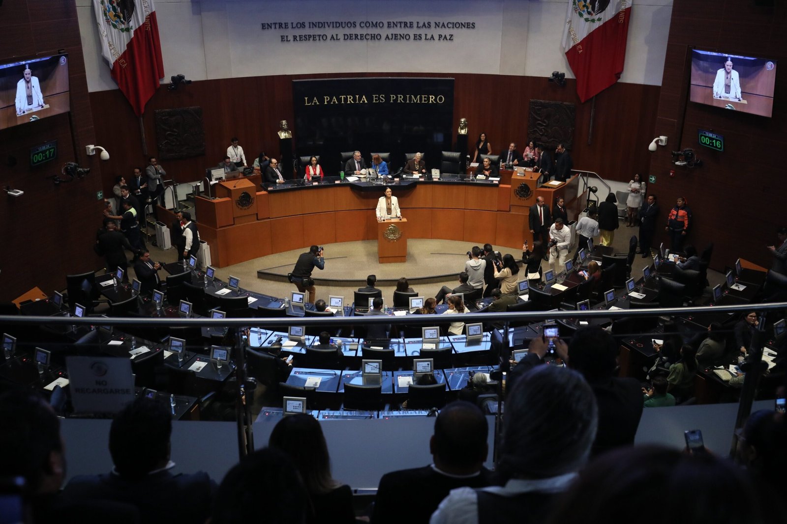 Comparece Ariadna Montiel ante Senado de la República