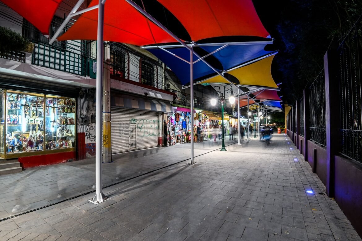 Gobierno de Delfina Gómez ilumina y recupera espacios públicos para que mujeres caminen seguras