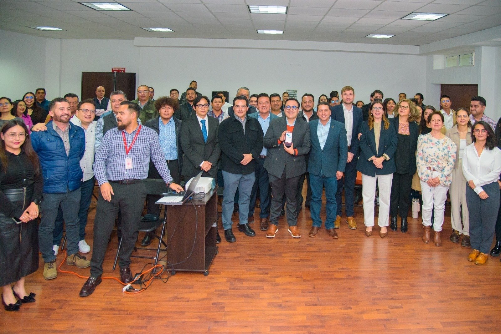 Gobierno del EdoMéx presenta APP que facilitará la movilidad de usuarios de transporte público