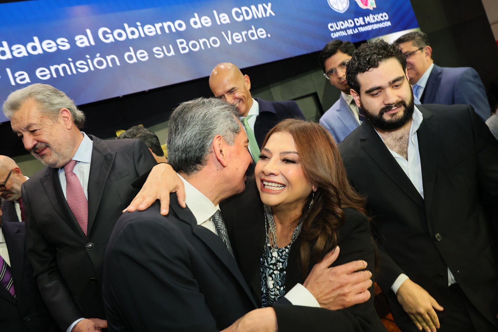 Gobierno Capitalino emite Bono Verde por 3 mil mdp para proyectos de movilidad sustentable