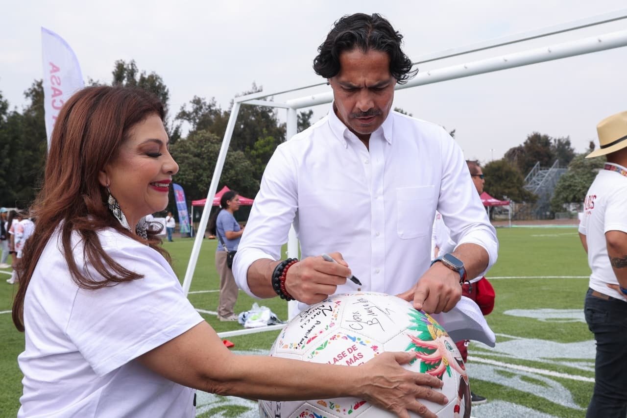 Presenta Brugada proyecto “Un Mundial donde la pelota ruede”