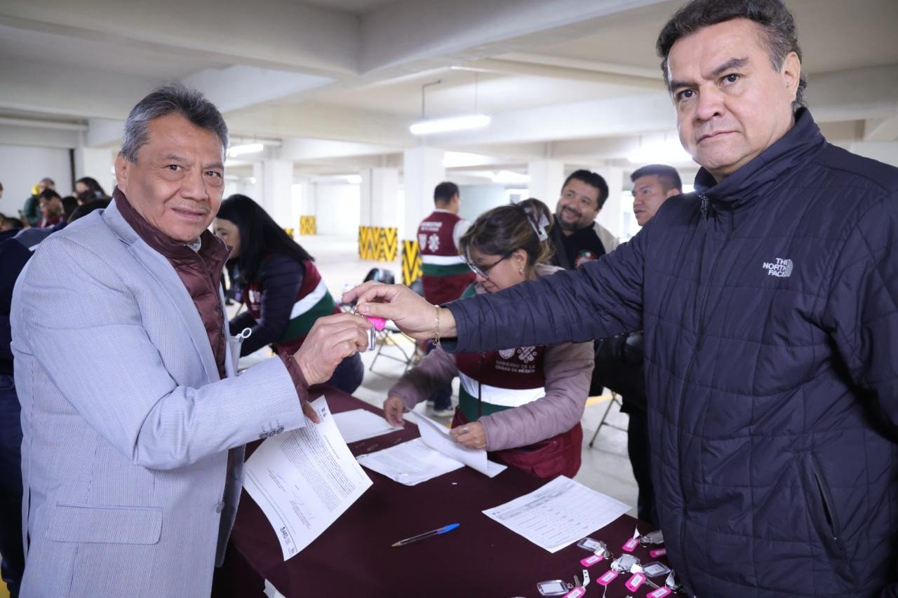 Entrega Brugada 309 viviendas en tres alcaldías