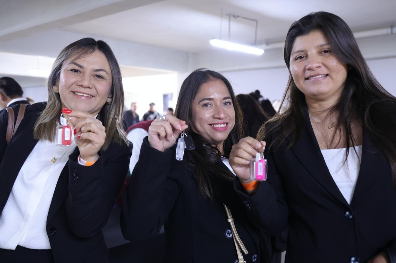 Entrega Brugada 309 viviendas en tres alcaldías