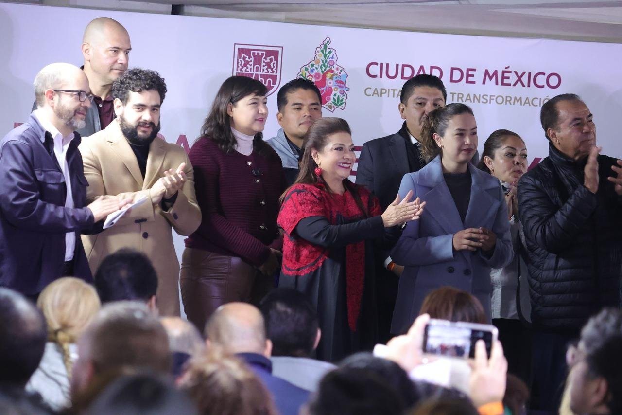 Entrega Brugada 309 viviendas en tres alcaldías