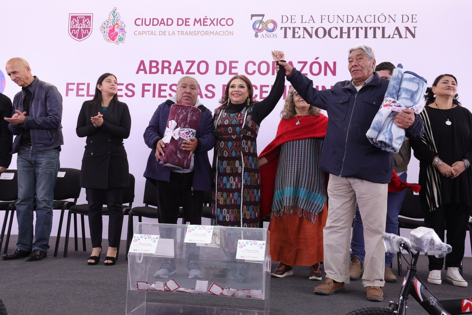 Entrega Clara Brugada 2 mil cobijas en la GAM por temporada invernal
