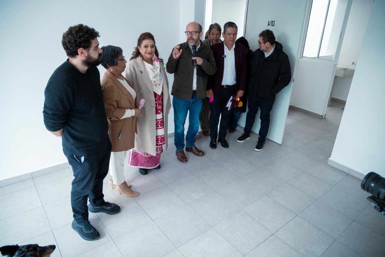 Entrega Clara Brugada 81 viviendas reconstruidas a familias damnificadas por el sismo de 2017