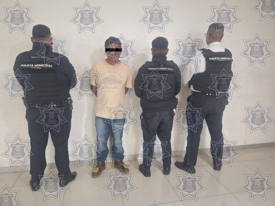 Hombre mantenía como rehén a su hija y amenazaba con apuñalarla en Chimalhuacán