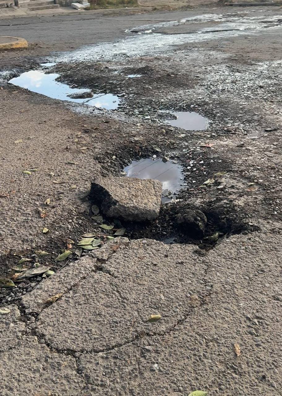 Calles destruidas y cero respuesta: así vive la Unidad Cuatro Vientos