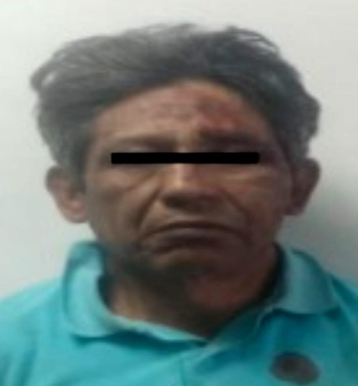 Detienen a hombre luego de apuñalar a una mujer