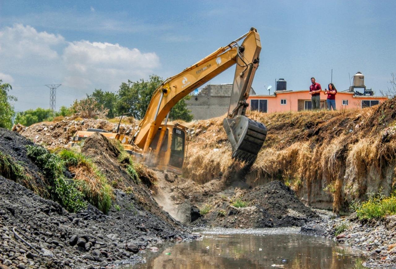 Desazolva Gobierno del EdoMéx 713 kilómetros de redes de drenaje en 2025