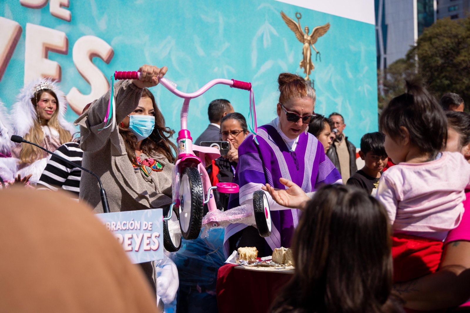 Celebra Clara Brugada Día de Reyes con Mega Rosca en el Ángel