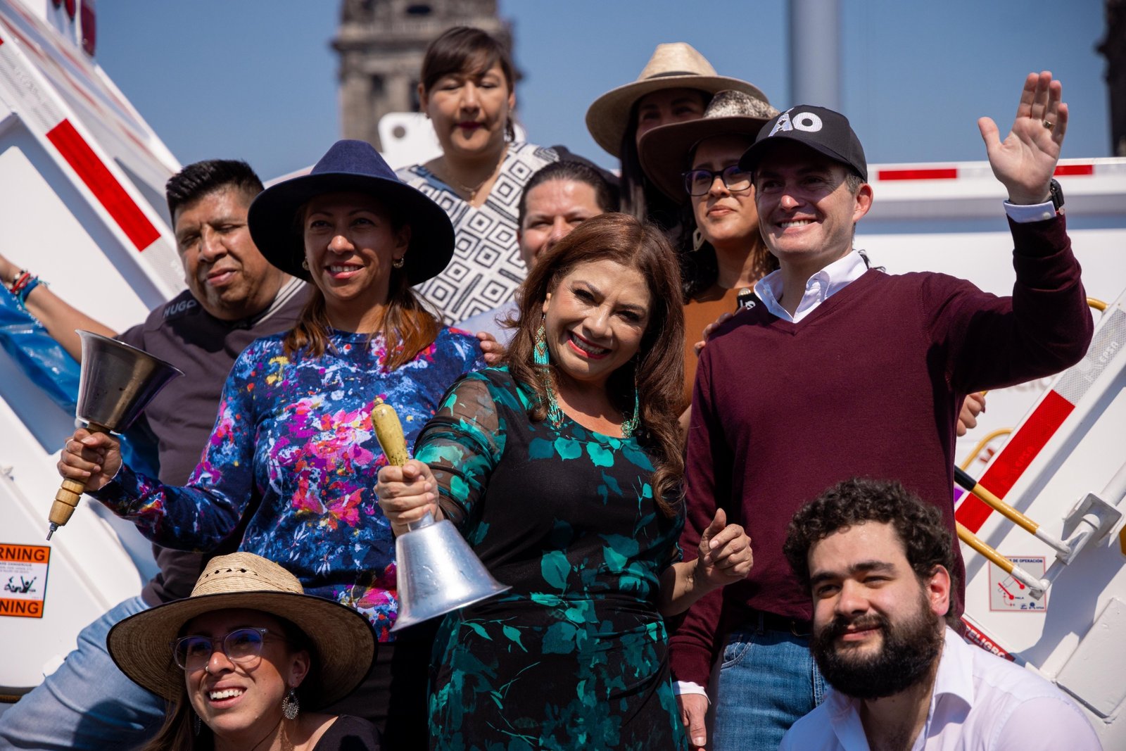 Con una inversión de 200 MDP, entrega Clara Brugada 50 camiones recolectores de residuos