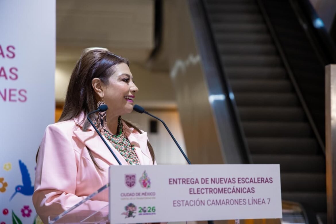 Clara Brugada entrega 20 nuevas escaleras eléctricas del Metro