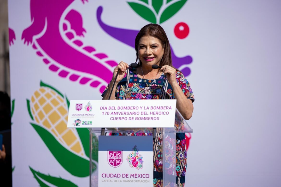 Clara Brugada reconoce historia del Heroico Cuerpo de Bomberos