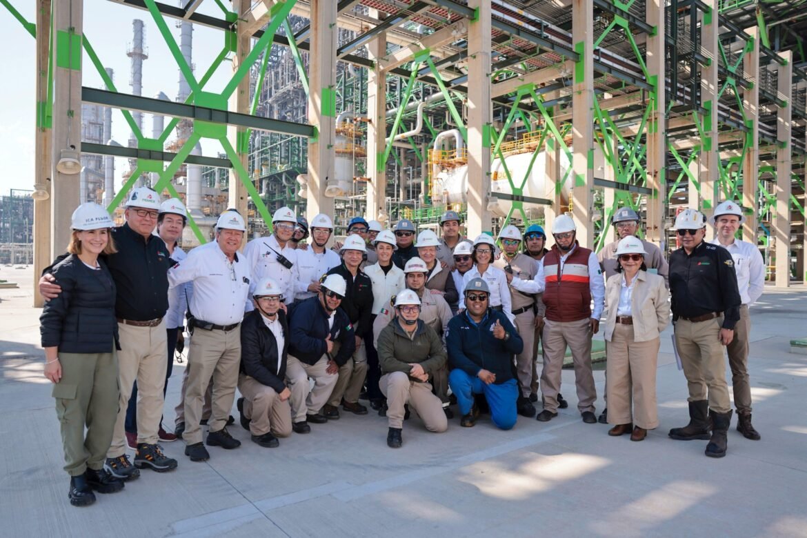 Sheinbaum supervisa modernización de Refinería de Tula, Hidalgo