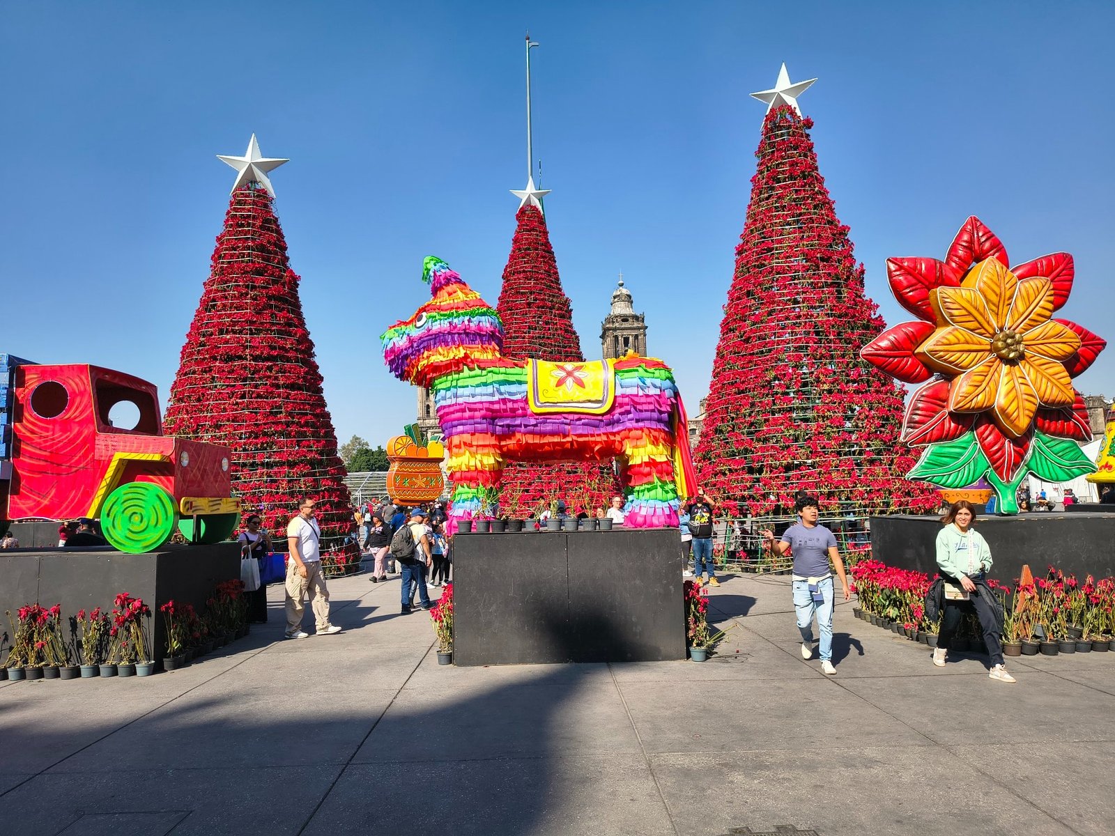 Concluye exitosamente Luces de Invierno 2025d-2026 en el zócalo