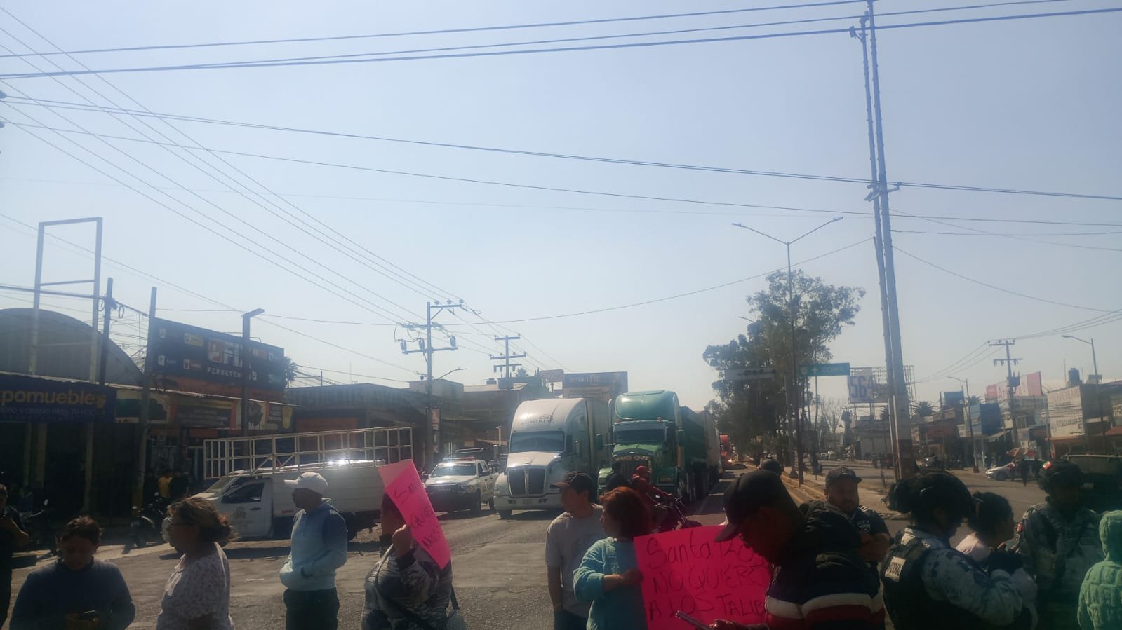 Conflicto por desalojo de tianguis de Día de Reyes en Chicoloapan