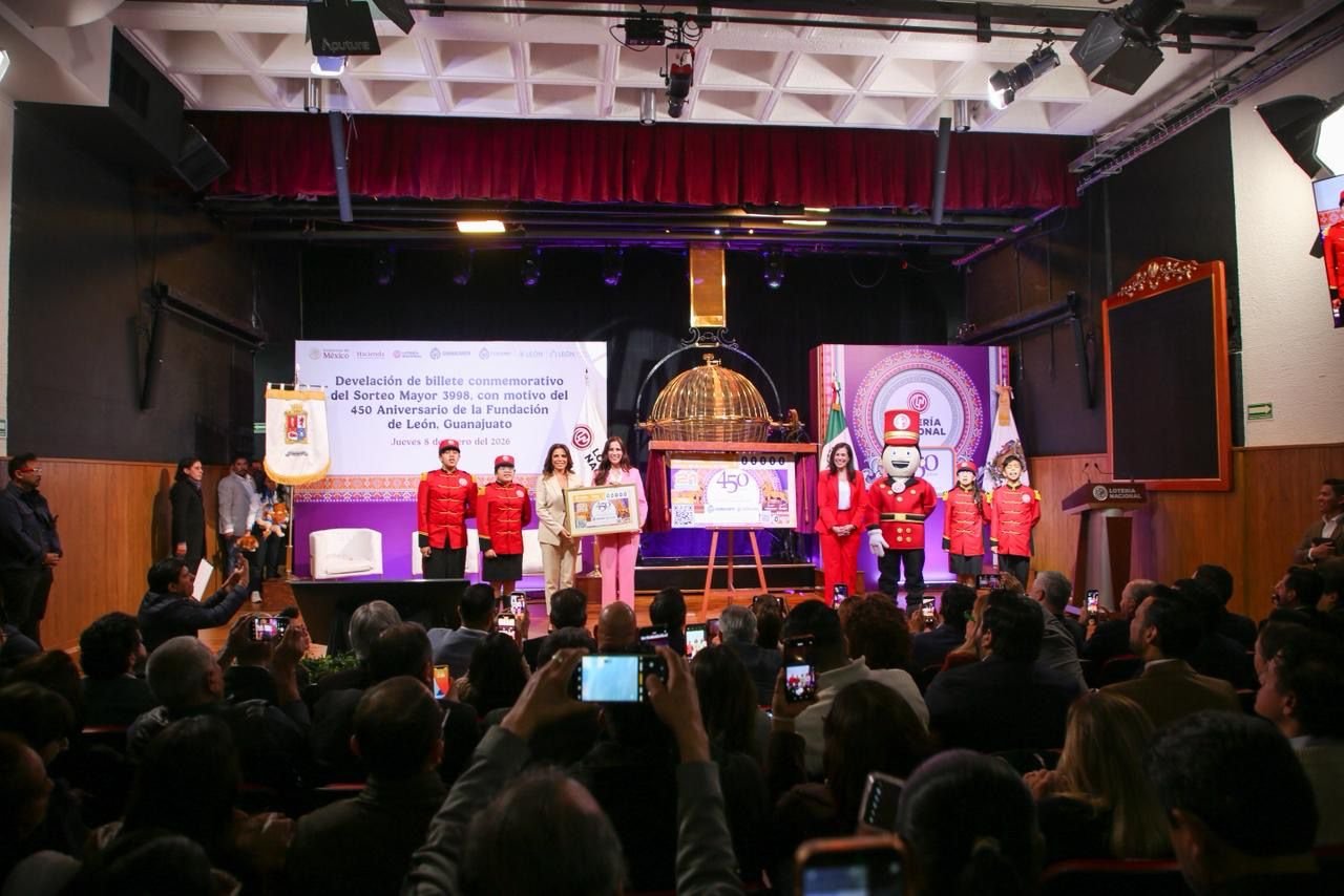 Develan billete de lotería para conmemorar 450 años de la Fundación de León, Guanajuato