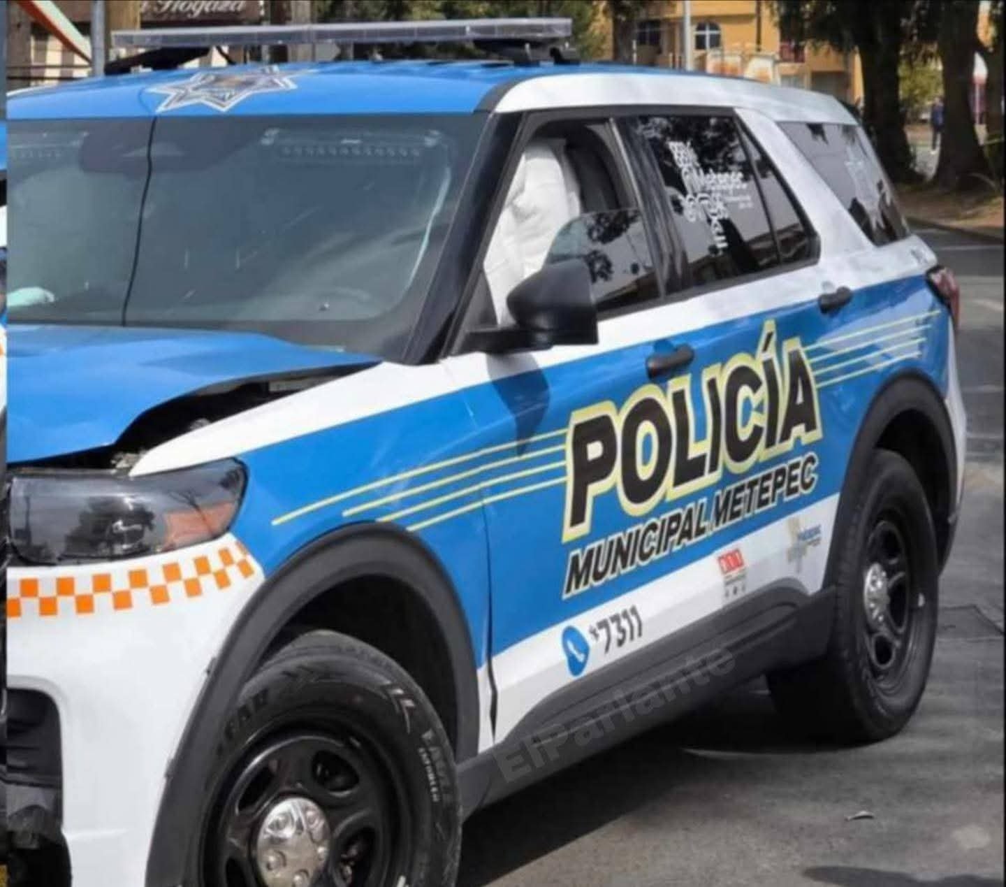 Patrulla de Metepec choca durante persecución