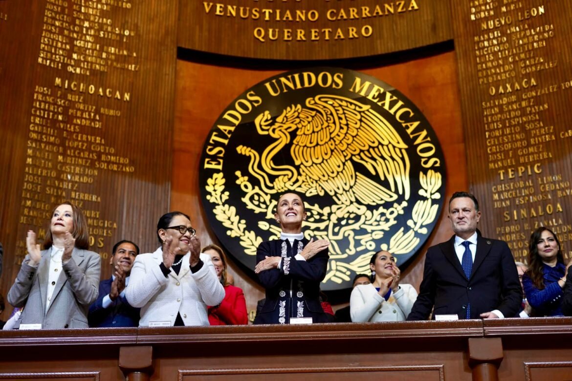“México no se doblega, no se arrodilla, no se rinde y no se vende”: Sheinbaum