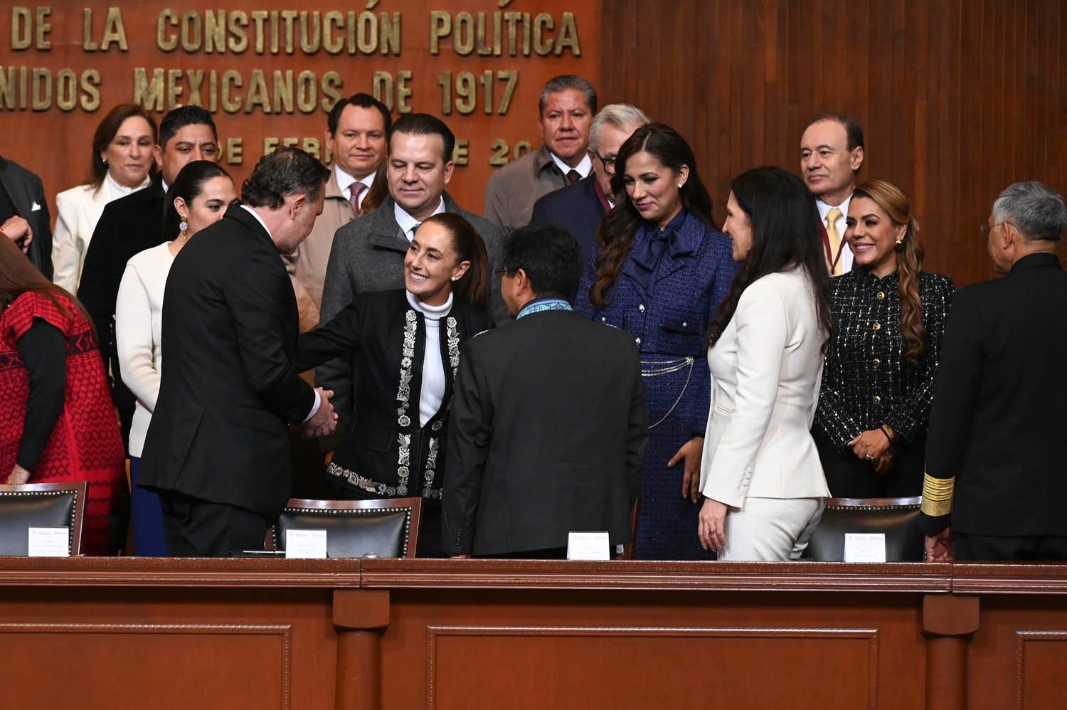 “México no se doblega, no se arrodilla, no se rinde y no se vende”: Sheinbaum