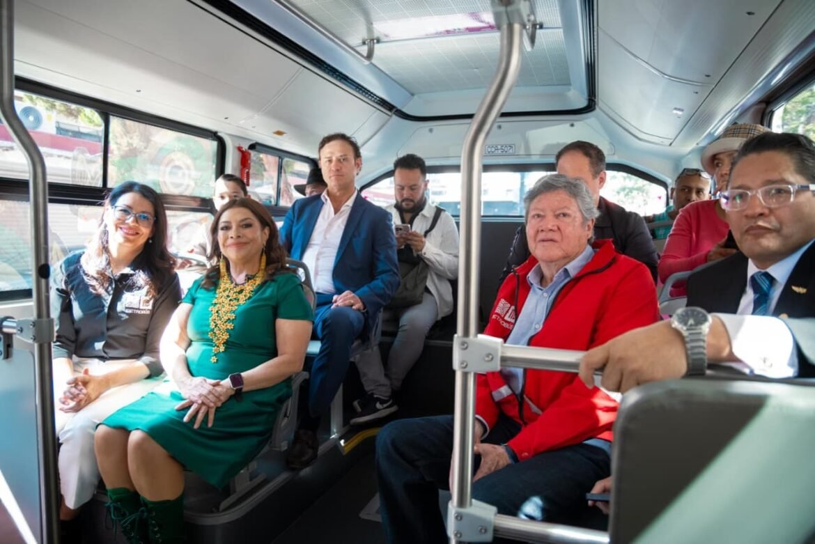 Pone en marcha Clara Brugada nueva ruta Quetzalcóatl del Metrobús