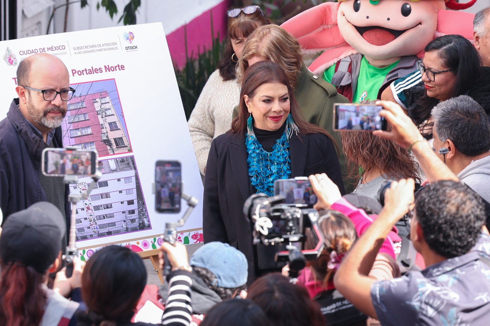 Entrega Clara Brugada unidades habitacionales mejoradas por Programa Otoch