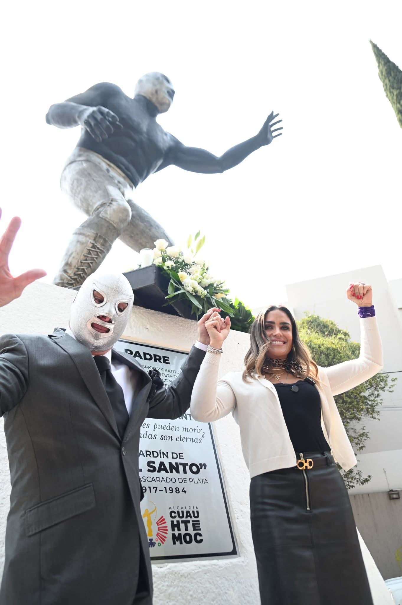 Ale Rojo de la Vega encabeza conmemoración del 42° aniversario luctuoso de "El Santo" en Peralvillo