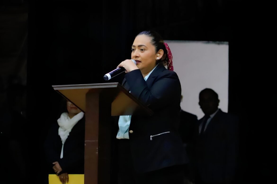 Carmen de la Rosa subrayó la importancia de fortalecer la cultura de la salud al asistir a Congreso Odontológico