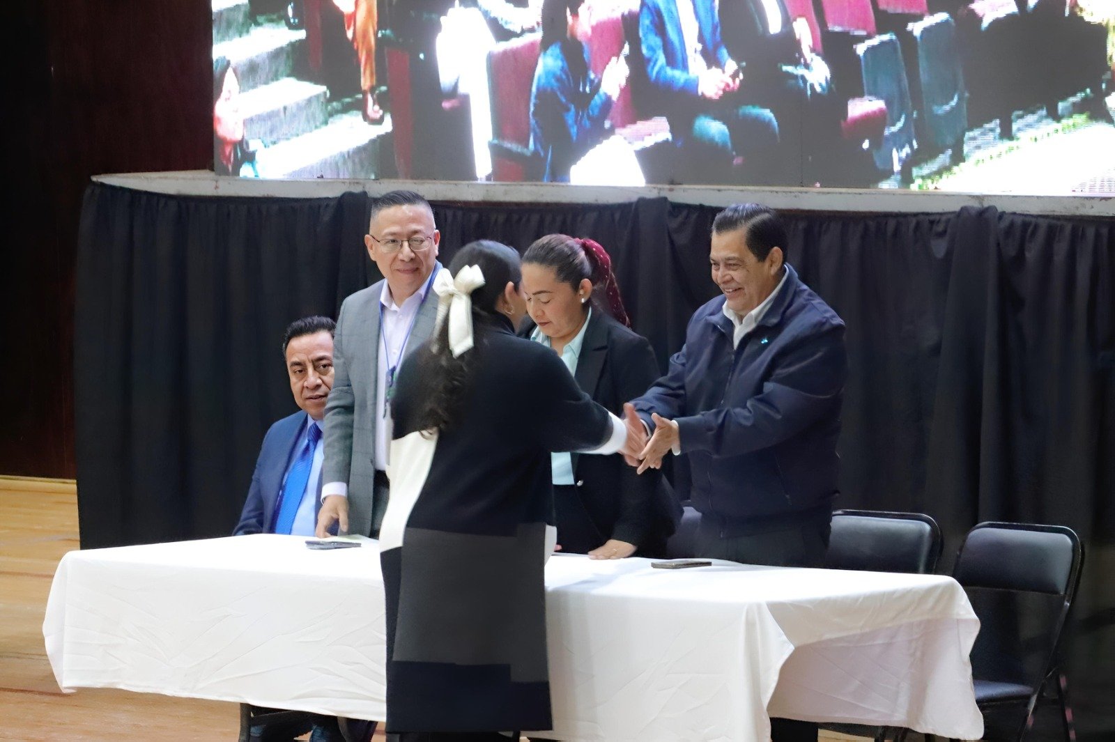 Carmen de la Rosa subrayó la importancia de fortalecer la cultura de la salud al asistir a Congreso Odontológico