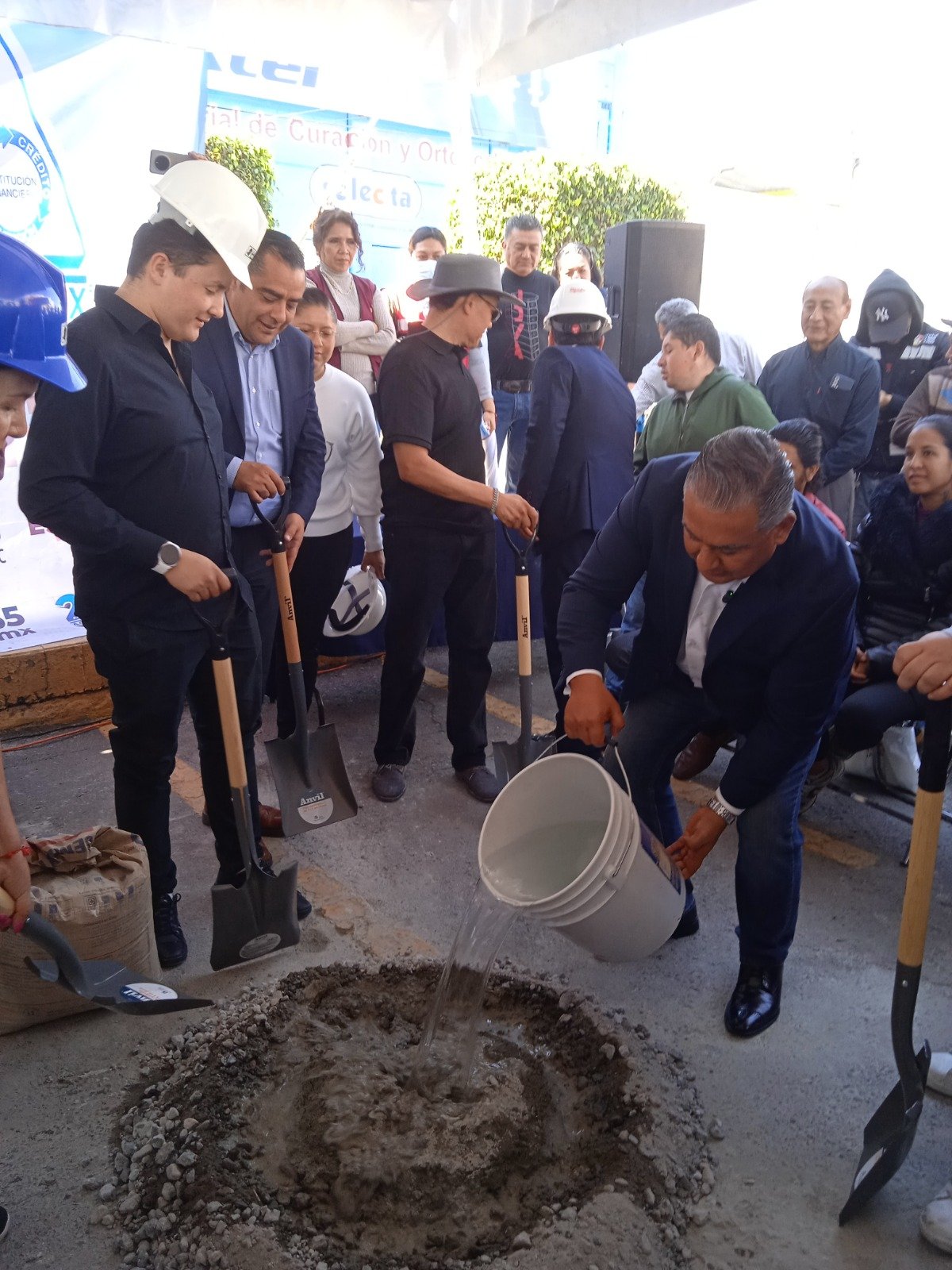 Instalan primera sucursal de ACREIMEX en la Central de Abasto de Ecatepec
