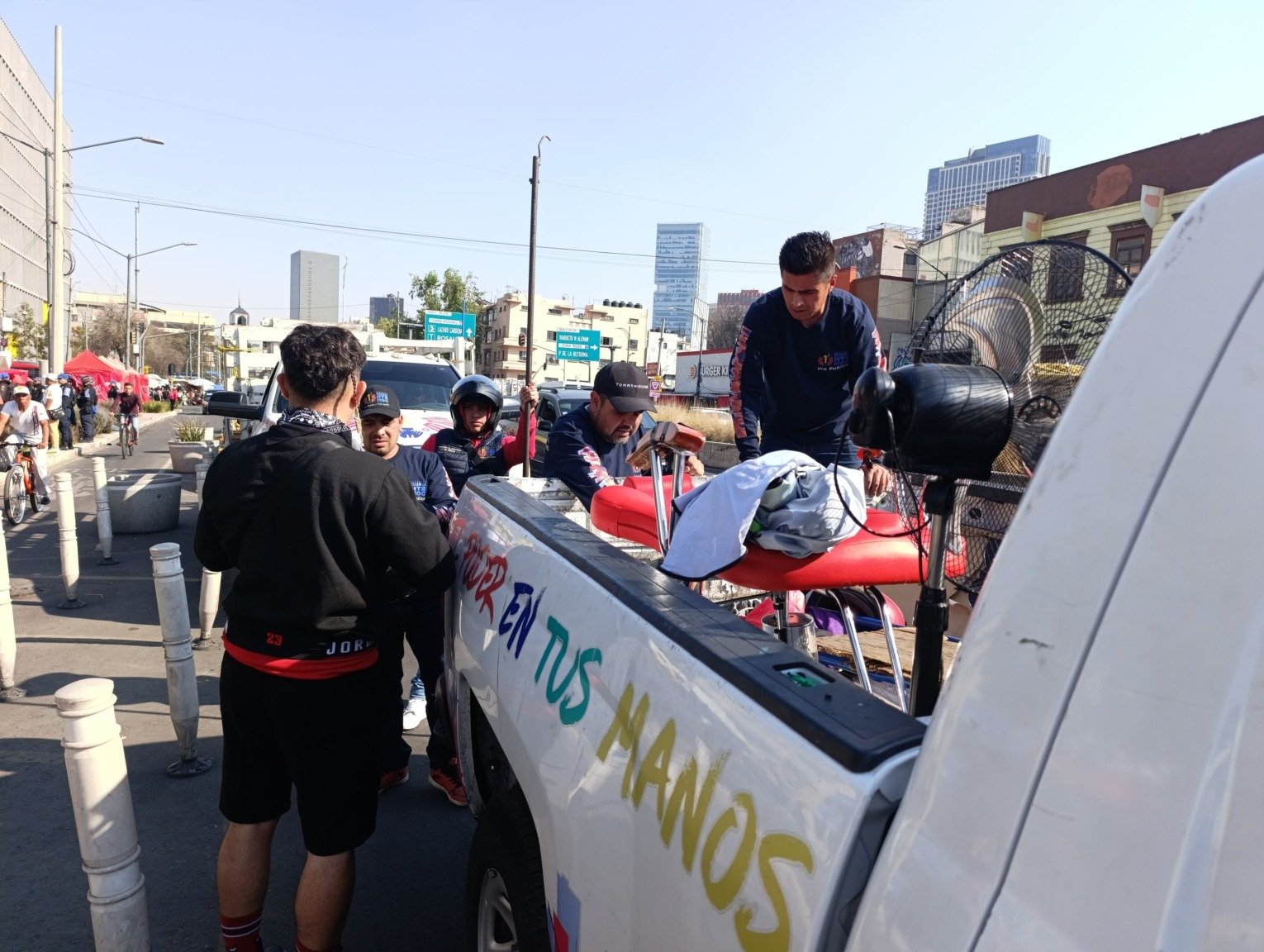 Retira alcaldía Cuauhtémoc puestos irregulares en Ribera de San Cosme