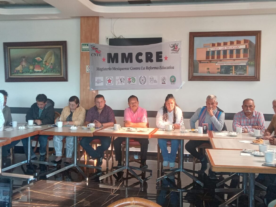 Magisterio mexiquense va a plantón en Toluca por falta de atención oficial