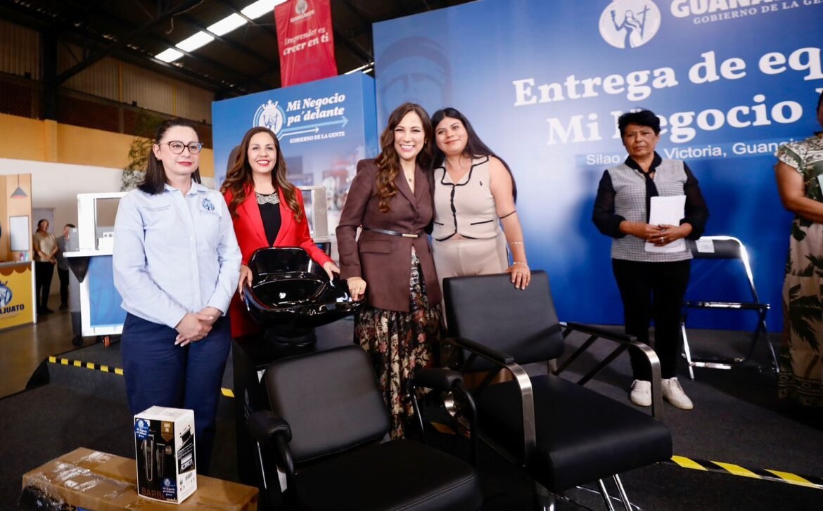 Coloca Gobernadora la primera piedra de la Casa del Jubilado en Silao