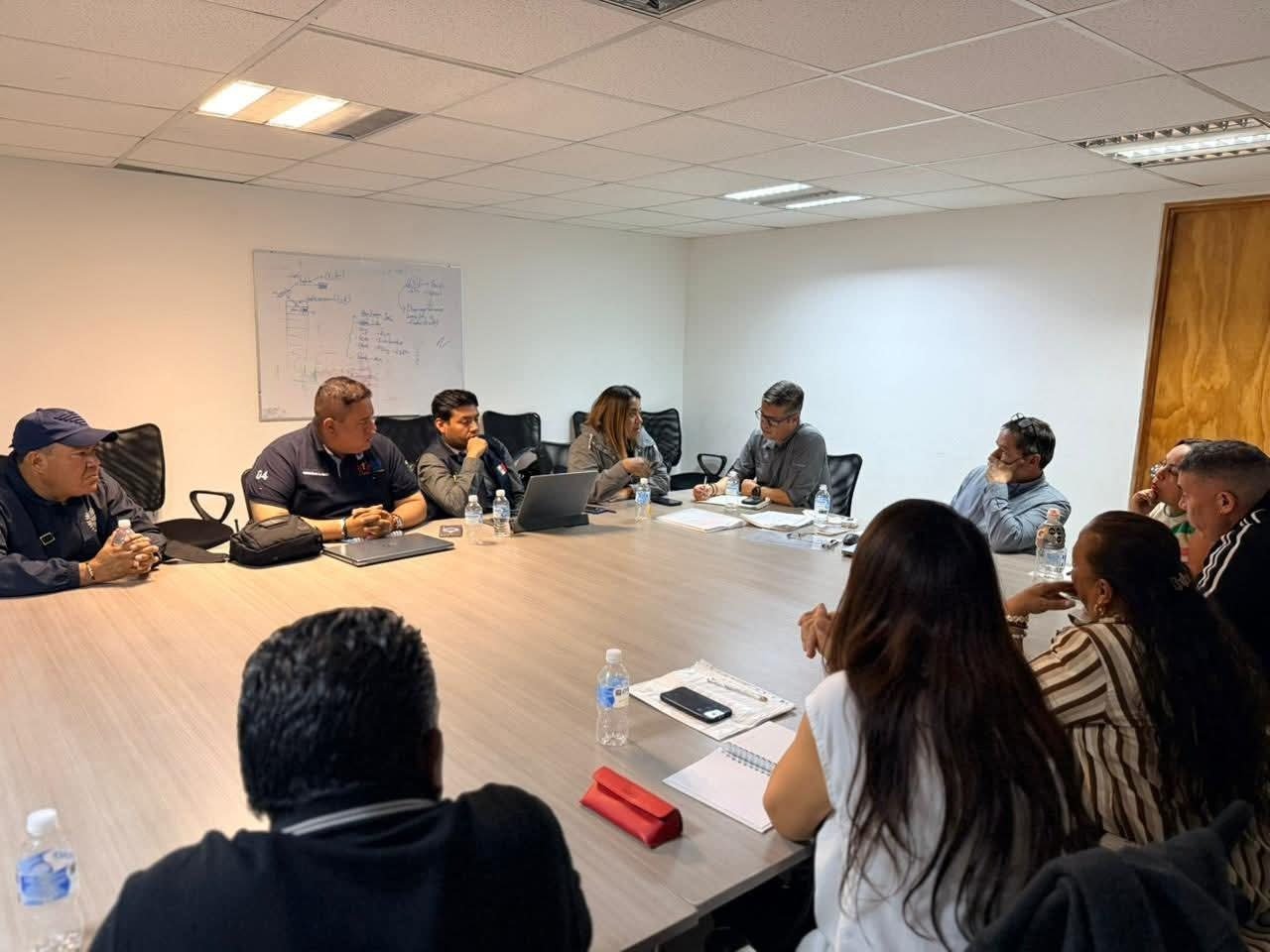 Continúan mesas de trabajo por ordenamiento de San Cosme; gobierno de Ale Rojo de la Vega reitera ofrecimiento de bolsa de trabajo