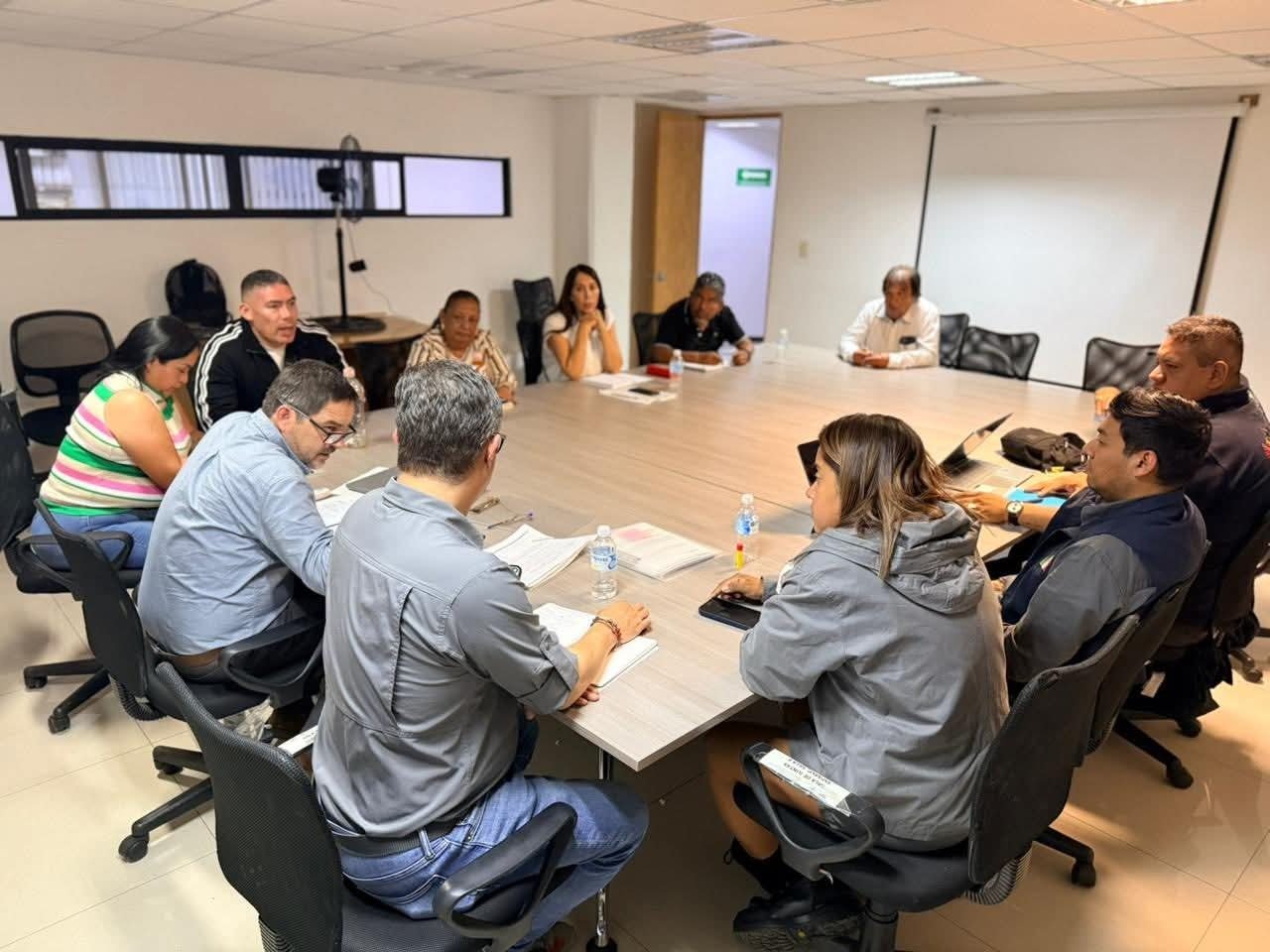 Continúan mesas de trabajo por ordenamiento de San Cosme; gobierno de Ale Rojo de la Vega reitera ofrecimiento de bolsa de trabajo