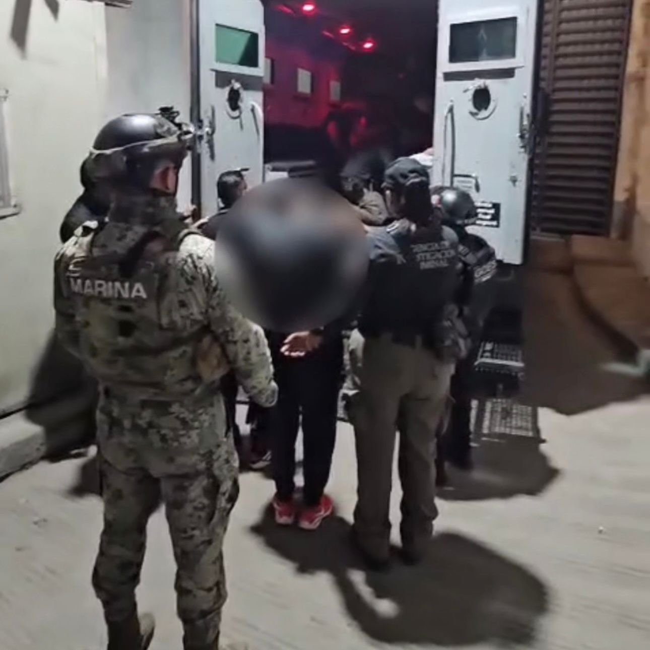 Trasladan a penal de Nezahualcóyotl a presuntos extorsionadores