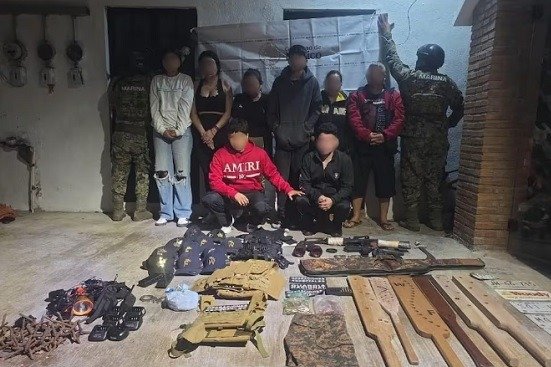 Detiene la Semar a ocho presuntos integrantes del CJNG en Puerto Vallarta