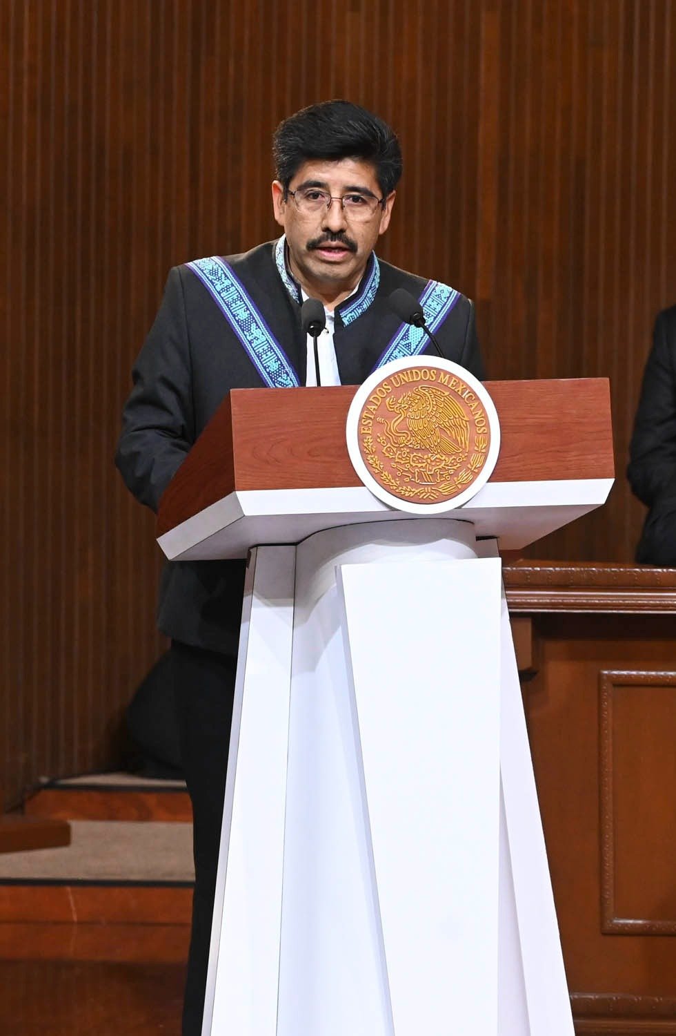 “México no se doblega, no se arrodilla, no se rinde y no se vende”: Sheinbaum