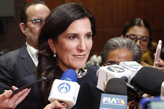 Kenia López Rabadán advierte deuda pendiente con mujeres en seguridad y salud
