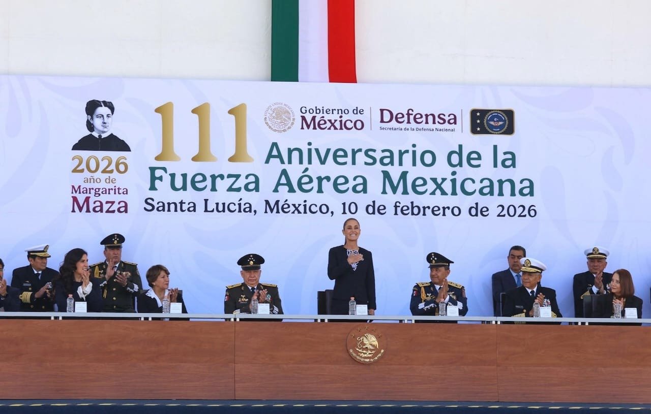 Acompaña Gobernadora Delfina Gómez a la presidenta Sheinbaum al 111 Aniversario de la Fuerza Aérea Mexicana