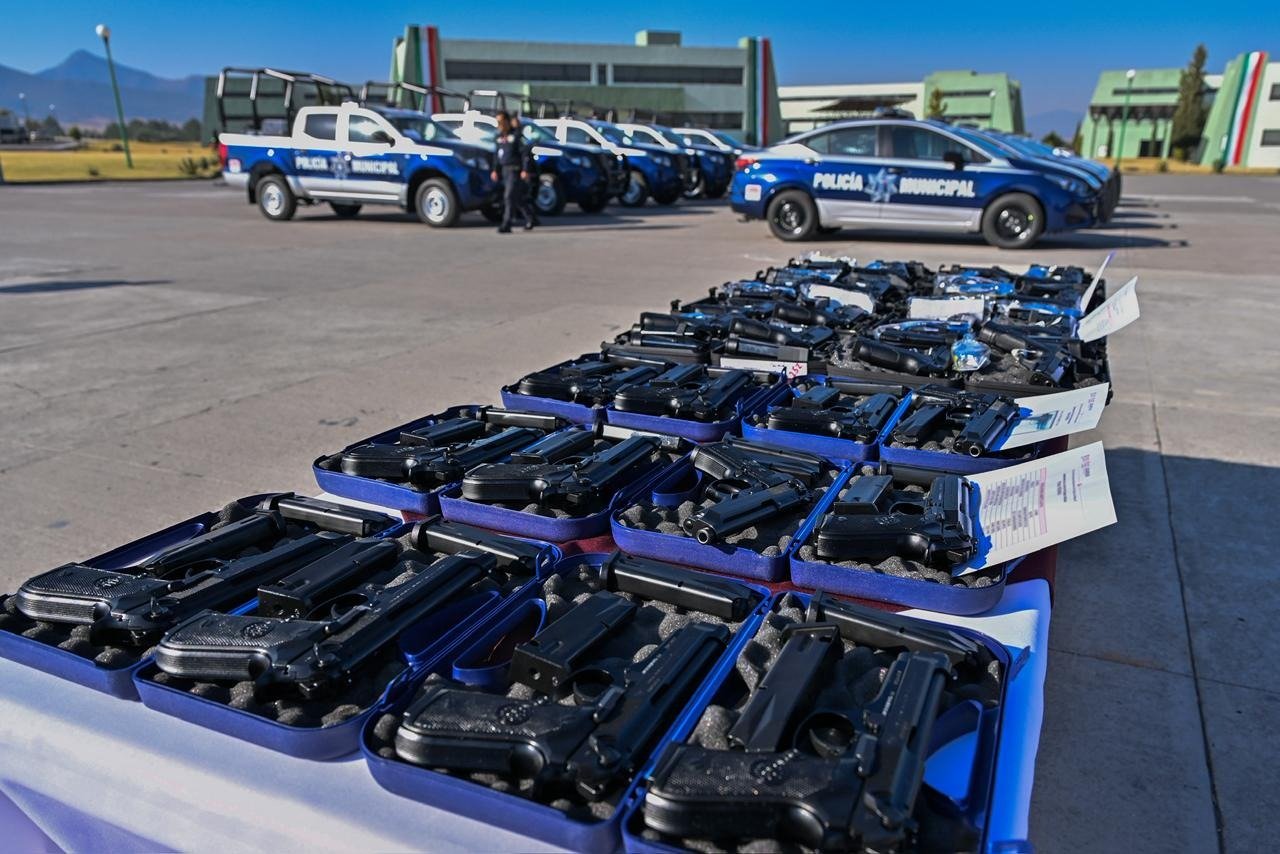 Gobernadora Delfina Gómez incrementa el estado de fuerza en el Estado de México