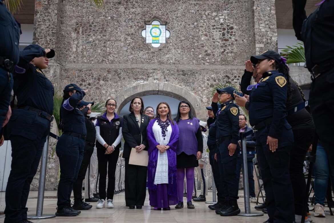 Brugada reconoce a 20 mil uniformadas y anuncia Premio Anual de la Mujer Policía
